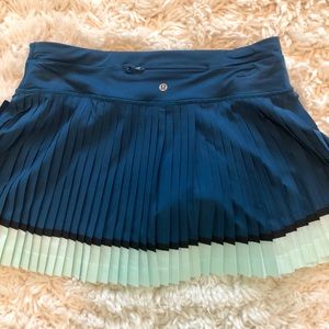 NWOT Lululemon skirt